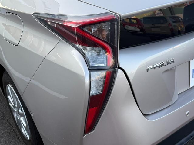 プリウス Ａ　純正ナビ　バックカメラ　ＬＥＤヘッドライト　フォグランプ　クルーズコントロール　パーキングアシスト　レーンキープアシスト　衝突軽減ブレーキステアリングスイッチ（56枚目）