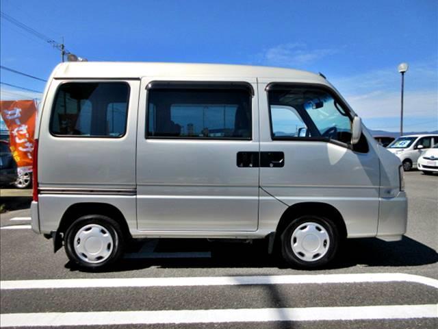 ワンオーナー/4WD/社外ナビ/CD/ワンセグTV/バックモニター/キーレス/ヘッドライトレベライザー/オーバーヘッドコンソール/プライバシーガラス/Wエアバック/ドアバイザー/フロアマット(18枚目)