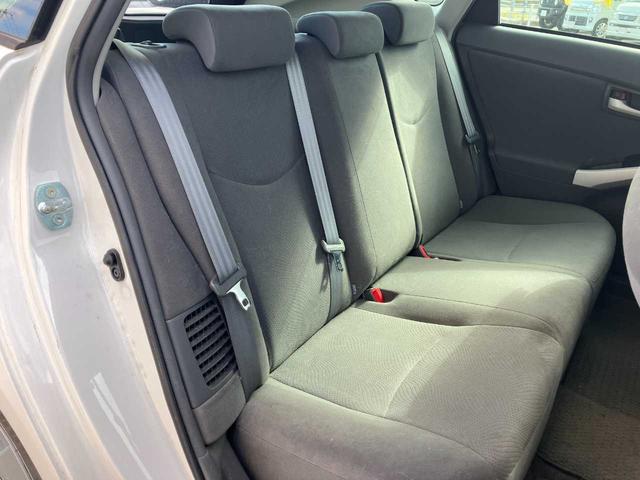 プリウス L ワンオーナー/純正SDナビ/CD再生/ワンセグTV/バックカメラ/前後ドラレコ/ビルトインETC/純正15インチAW/スマートキー/エンジンプッシュスタート/純正フロアマット/純正ドアバイザー(9枚目)