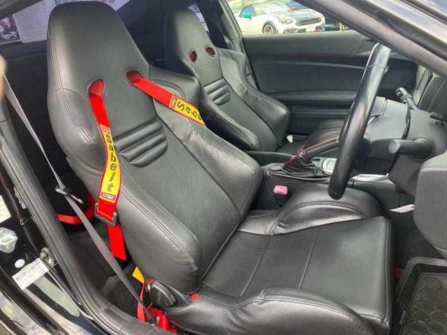BRZ R 後期/徳島県ユーザー買取車/前席レカロシート/専用シートカバー/ソニックデザインフロントスピーカー/ブリッツサクションパイプ/クスコタワーバー/トランクスポイラー/BBS17インチAW/純正ナビ(8枚目)