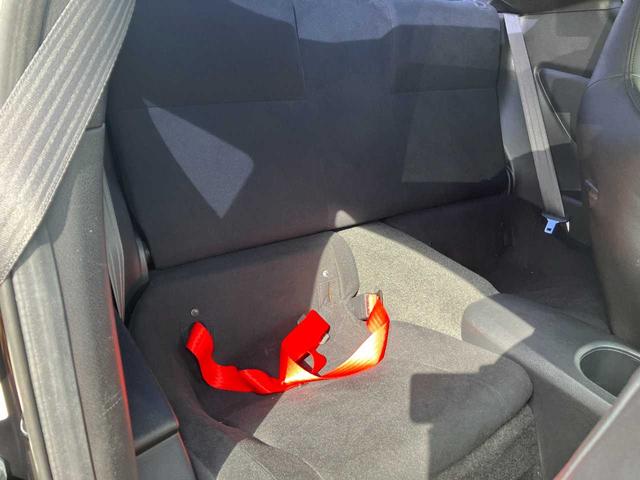 BRZ R 後期/徳島県ユーザー買取車/前席レカロシート/専用シートカバー/ソニックデザインフロントスピーカー/ブリッツサクションパイプ/クスコタワーバー/トランクスポイラー/BBS17インチAW/純正ナビ(9枚目)