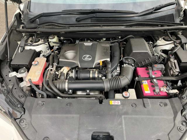 【エンジンルーム】状態は良好に保たれています！自社工場もございます。お気軽にスタッフにご相談ください。