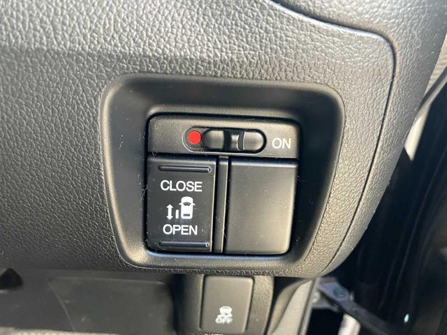 Ｎ－ＢＯＸカスタム Ｇ・Ａパッケージ　徳島ユーザー買取車／片側電動スライドドア／ＣＴＢＡ／社外ＳＤナビ／ＤＶＤ・ＣＤ再生／フルセグＴＶ／バックカメラ／ＨＩＤヘッドライト／純正１４インチＡＷ／スマートキー／純正フロアマット／ドアバイザー（12枚目）