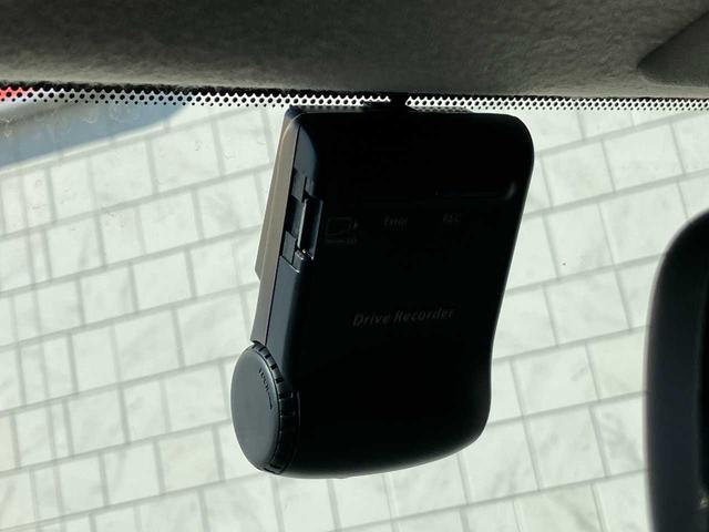 キューブ 15X ワンオーナー/純正SDナビ/DVD・CD再生/フルセグTV/BTオーディオ/バックカメラ/ETC/スマートキー2コ/前ドラレコ/電格ミラー/フロアマット/純正ドアバイザー/保証書(22枚目)