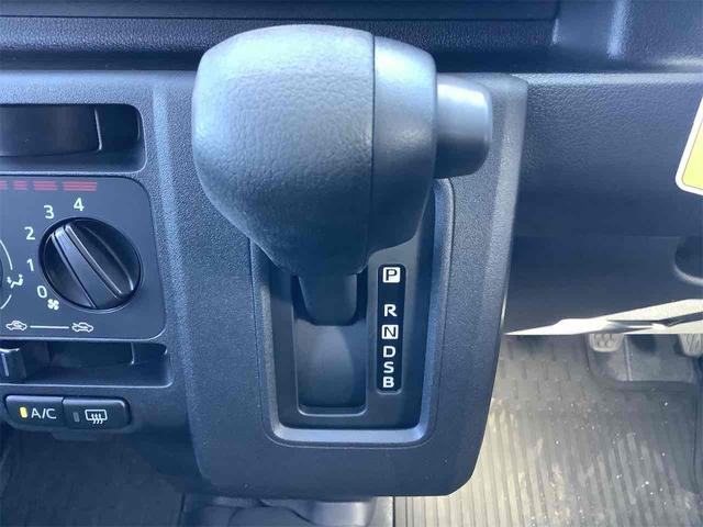 ハイゼットカーゴ ＤＸ　軽バン　ＣＶＴ　衝突被害軽減システム　クリアランスソナー　両側スライドドア　キーレスエントリー　アイドリングストップ　オートライト　ＥＳＣ　エアコン　パワーウィンドウ　運転席エアバッグ（10枚目）