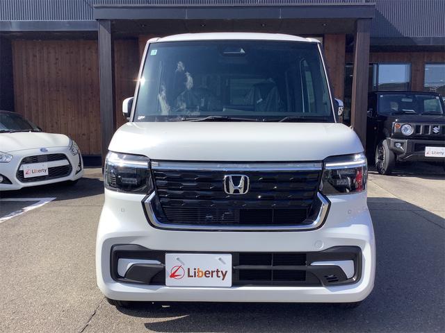 N-BOXカスタム ベースグレード バックカメラ 両側スライド・片側電動 クリアランスソナー レーンアシスト オートライト スマートキー アイドリングストップ 電動格納ミラー シートヒーター CVT ESC チップアップシート(2枚目)