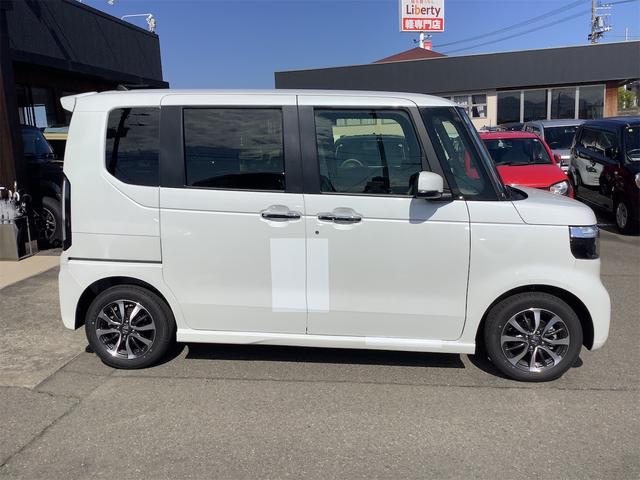 N-BOXカスタム ベースグレード バックカメラ 両側スライド・片側電動 クリアランスソナー レーンアシスト オートライト スマートキー アイドリングストップ 電動格納ミラー シートヒーター CVT ESC チップアップシート(4枚目)