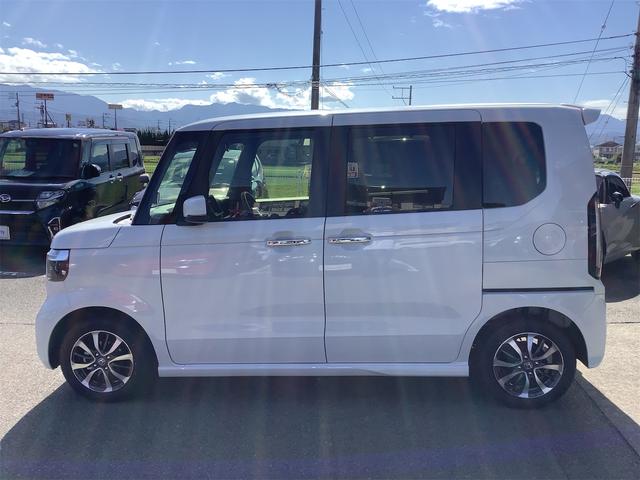 N-BOXカスタム ベースグレード バックカメラ 両側スライド・片側電動 クリアランスソナー レーンアシスト オートライト スマートキー アイドリングストップ 電動格納ミラー シートヒーター CVT ESC チップアップシート(8枚目)