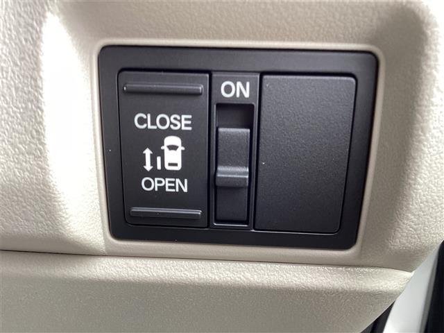 開け閉めラクラク電動スライドドア♪荷物が多いときなど大変助かりますね!