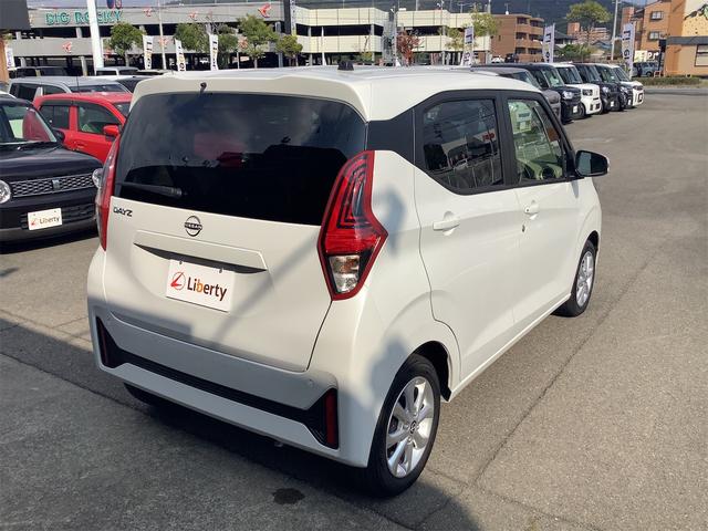 デイズ Ｘ　ＥＴＣ　バックカメラ　クリアランスソナー　オートライト　スマートキー　アイドリングストップ　電動格納ミラー　ベンチシート　ＣＶＴ　ＥＳＣ　ＵＳＢ　Ｂｌｕｅｔｏｏｔｈ　アルミホイール（5枚目）