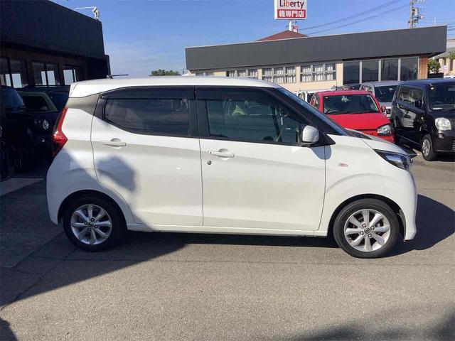 デイズ X バックカメラ オートライト スマートキー アイドリングストップ 電動格納ミラー CVT アルミホイール エアコン パワーステアリング パワーウィンドウ(7枚目)