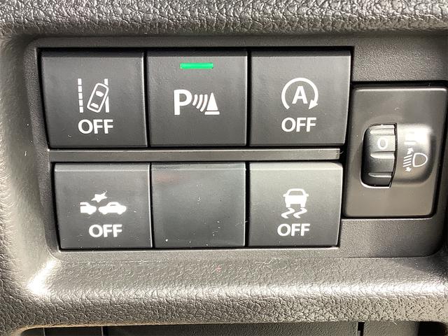 接触を未然に防ぐ、クリアランスソナー搭載です。車を守るためには必須のアイテムですね。