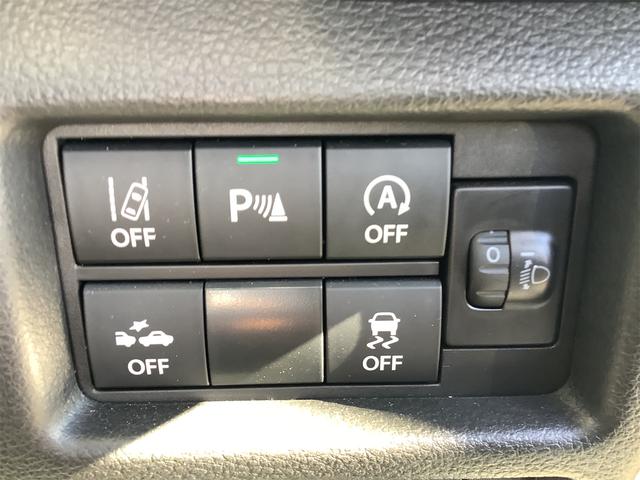 接触を未然に防ぐ、クリアランスソナー搭載です。車を守るためには必須のアイテムですね。