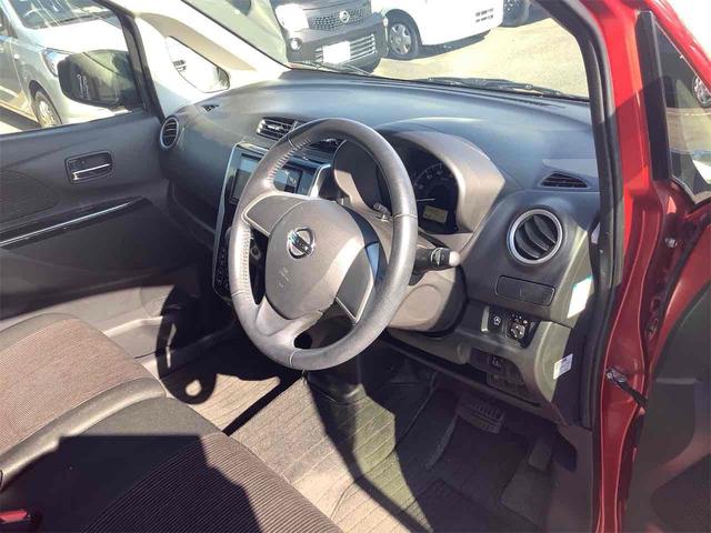 毎回座るフロントシート。運転席は必ず使用する部分ですので、座り心地が重要です！