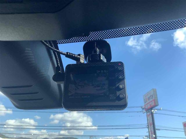 ドライブレコーダーもついています！もし事故を起こしてしまったら。そんな時に心強い味方になるのが、運転の記録を映像と音で記録するドライブレコーダーです。