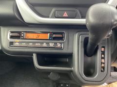 必ず使用するシフトレバー。確りと確認したいですね。 3