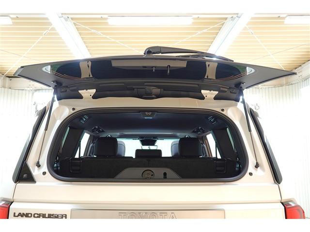 ランドクルーザー250 VX 革シート サンルーフ 4WD フルセグ メモリーナビ バックカメラ 衝突被害軽減システム ETC ドラレコ LEDヘッドランプ 乗車定員7人 3列シート 記録簿(16枚目)