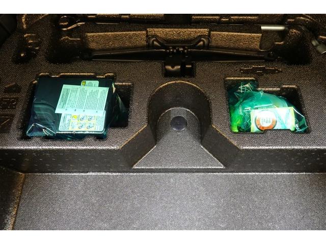 タイヤパンク修理キットが装備されております！