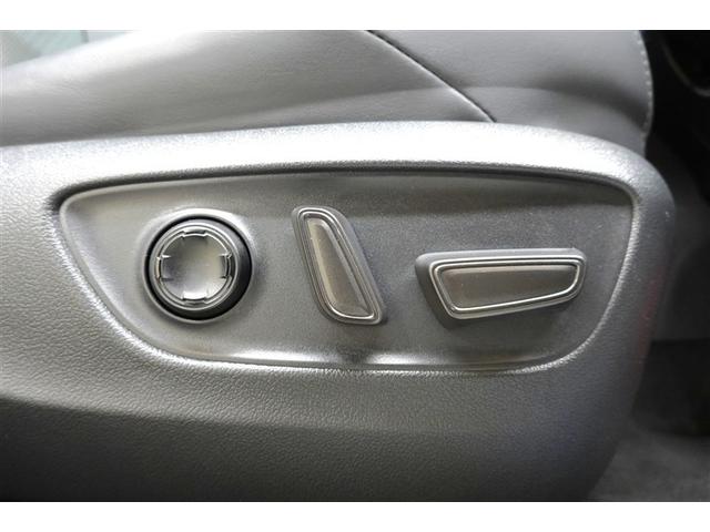 運転席ランバーサポート＆８ウェイパワーシートでドライビングポジションの細かな調整が出来ます！