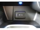 前席USBソケット(TypeA)でスマホの音声を車内でお楽しみいただけます!
