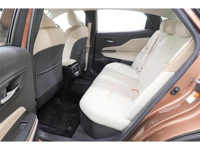 クラウンクロスオーバー Ｇアドバンスド・レザーパッケージ　革シート　４ＷＤ　バックカメラ　衝突被害軽減システム　ＥＴＣ　ＬＥＤヘッドランプ　記録簿（11枚目）