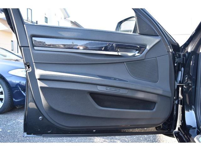 ７シリーズ 　７５０Ｌｉ４人乗り　ＨＩＤ　シートヒーター　電動トランク　Ｂカメラ　ＥＴＣ　　４．４Ｌ　Ｖ８ターボ　外アルミ２１インチ　無段階イージークロザードア　４シーター　リヤ電動カーテン３面　ガラスサンルーフ（38枚目）