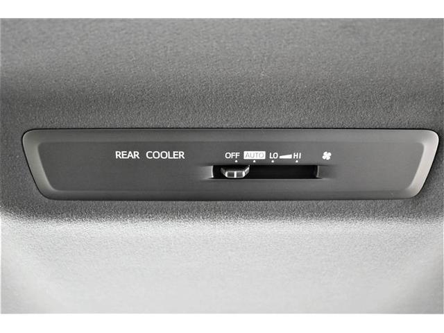 ノア Ｇ　フルセグ　メモリーナビ　ＤＶＤ再生　ミュージックプレイヤー接続可　バックカメラ　衝突被害軽減システム　両側電動スライド　ＬＥＤヘッドランプ　乗車定員７人　３列シート　ワンオーナー　記録簿（17枚目）