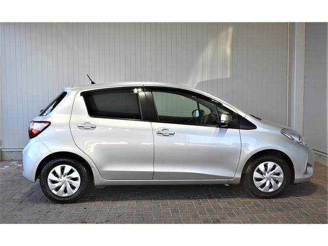 ヴィッツ F ワンセグ メモリーナビ ミュージックプレイヤー接続可 バックカメラ ETC ワンオーナー 記録簿 アイドリングストップ(4枚目)