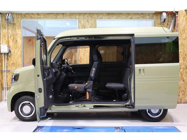 Ｎ－ＶＡＮ＋スタイル ファン・ホンダセンシング　衝突被害軽減ブレーキシステム・カロッツェリアＣＤデッキ・クルーズコントロール・オートエアコン・オートライト・後クリアランスソナー・プッシュスタート・ＬＥＤヘッドライト・左／センターピラーレス（8枚目）