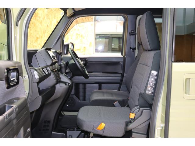 Ｎ－ＶＡＮ＋スタイル ファン・ホンダセンシング　衝突被害軽減ブレーキシステム・カロッツェリアＣＤデッキ・クルーズコントロール・オートエアコン・オートライト・後クリアランスソナー・プッシュスタート・ＬＥＤヘッドライト・左／センターピラーレス（18枚目）