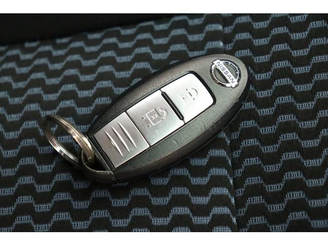 ノート Ｘ　純正ＣＤデッキ・プッシュスタート・アイドリングストップ・電動格納ミラー・ヘッドライトレベライザー・スマートキー・保証書（21枚目）