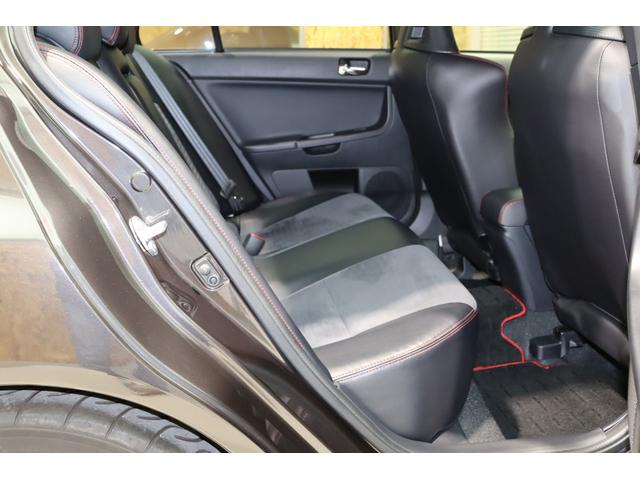 ランサー エボリューション ファイナルエディション BBS18インチAW・ビルシュタインショック・bremboレッドキャリパー・カロッツェリア メモリーナビ/フルセグTV・バックカメラ・ハーフレザーシート・レカロシート・保証書・取扱説明書(20枚目)