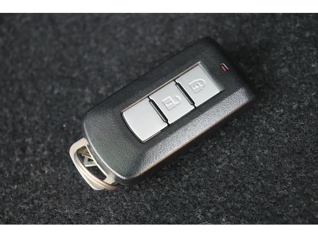 ｅＫカスタム Ｔセーフティパッケージ　衝突被害軽減ブレーキシステム・Ｓｔｒａｄａ　メモリーナビ／フルセグＴＶ・全方位カメラ・クルーズコントロール・オートエアコン・オートライト・ＨＩＤヘッドライト・フォグランプ・保証書・取扱説明書（46枚目）