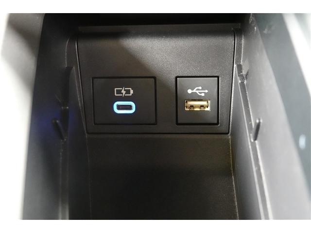 ヴォクシー ハイブリッドＳ－Ｇ　バックカメラ　衝突被害軽減システム　ＥＴＣ　両側電動スライド　ＬＥＤヘッドランプ　乗車定員７人　３列シート　記録簿（32枚目）