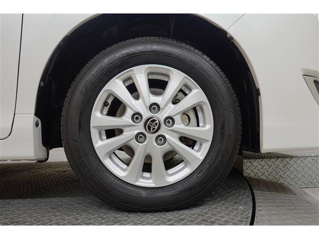 スポーティな印象を与える純正ホイールです。どこまでも走っていきたくなるようなデザインですね♪