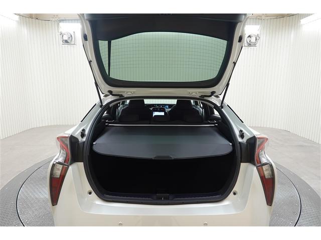 プリウス Ｓセーフティプラス　フルセグ　メモリーナビ　ＤＶＤ再生　バックカメラ　衝突被害軽減システム　ＥＴＣ　ドラレコ　ＬＥＤヘッドランプ　ワンオーナー　記録簿（11枚目）