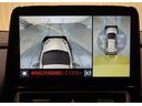 パノラミックビューモニター付きです。車両を上から見たような映像をディスプレイオーディオ画面に表示。運転席からの目視だけでは見にくい、車両周辺の状況をリアルタイムでしっかり確認できます。