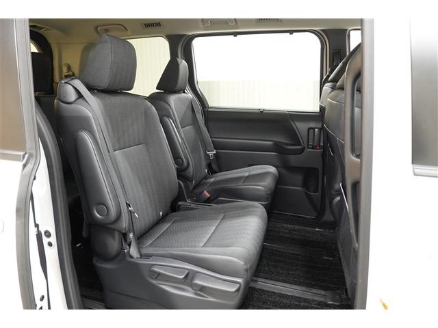 ゆとりある広々とした車内空間は、ドライブを始め買い物やレジャーなど、幅広く活躍します。一人でもみんなとでもお出かけを楽しみましょう！