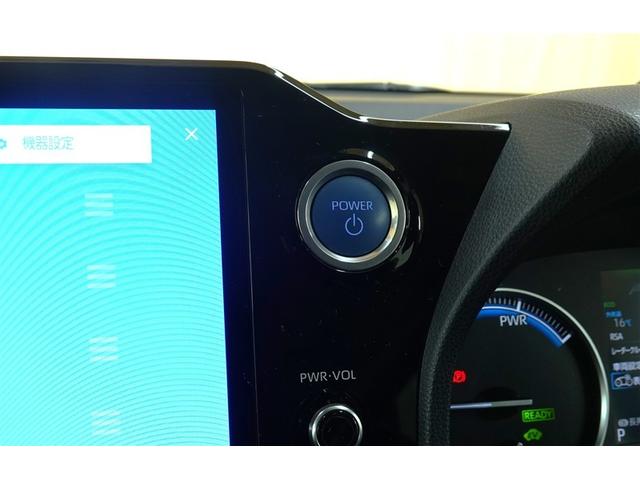 スマートキーを携帯していればキーを取り出さずにドアを施錠＆解錠。クルマの始動も可能です。