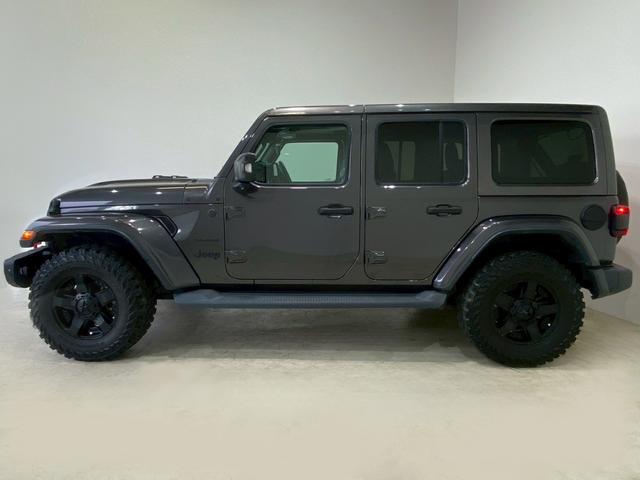 車両につきましては商談等により展示場に無い場合もございます。よりスムーズなご案内、ご対応させて頂けるよう、ご来店の際は事前に在庫確認お願い申し上げます。