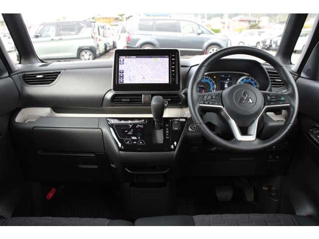 デリカミニ Ｔ　プレミアム　９インチナビ全周囲カメラハンドルヒーター　フルセグＴＶ　ＬＥＤランプ　クルコン　キーレスエントリー　ＡＢＳ　エアバッグ　パワステ　ベンチシート　オートエアコン　ターボ車　フロントカメラ　バックカメラ（4枚目）