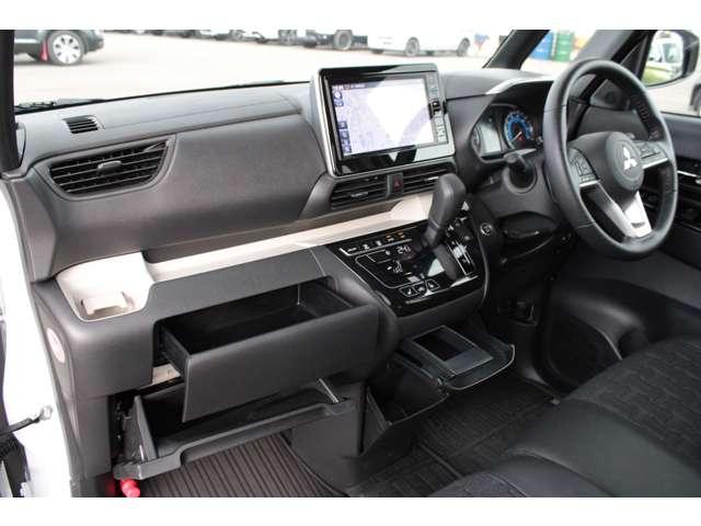 デリカミニ Ｔ　プレミアム　９インチナビ全周囲カメラハンドルヒーター　フルセグＴＶ　ＬＥＤランプ　クルコン　キーレスエントリー　ＡＢＳ　エアバッグ　パワステ　ベンチシート　オートエアコン　ターボ車　フロントカメラ　バックカメラ（6枚目）