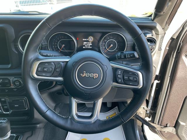 ジープ・ラングラーアンリミテッド サハラ　ローンチエディション　サハラ　ローンチエディション　黒レザー　ＡｐｐｌｅＣａｒＰｌａｙ　バックカメラ　ＥＴＣ　リフトアップ　ＬＥＤ　クルーズコントロール　シート＆ステアリングヒーター　Ｂｌｕｅｔｏｏｔｈオーディオ　ＴＶ（13枚目）