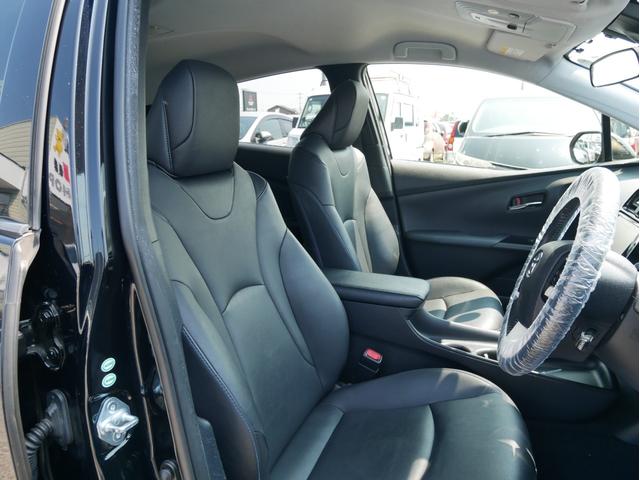 プリウス Ｓツーリングセレクション　モデリスタＩＣＯＮＩＣＳＴＹＬＥフルエアロ　１９インチアルミ＆新品タイヤ　純正９インチナビ・ＴＶ・Ｂｌｕｅｔｏｏｔｈ・バックカメラ　トヨタセーフティセンス　オートクルーズ　ピラーパネル新品（3枚目）