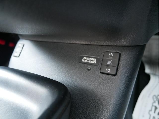 プリウス Ｓツーリングセレクション　モデリスタＩＣＯＮＩＣＳＴＹＬＥフルエアロ　１９インチアルミ＆新品タイヤ　純正９インチナビ・ＴＶ・Ｂｌｕｅｔｏｏｔｈ・バックカメラ　トヨタセーフティセンス　オートクルーズ　ピラーパネル新品（12枚目）