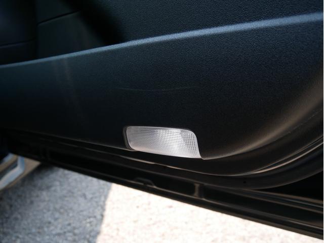 プリウス Ｓツーリングセレクション　モデリスタＩＣＯＮＩＣＳＴＹＬＥフルエアロ　１９インチアルミ＆新品タイヤ　純正９インチナビ・ＴＶ・Ｂｌｕｅｔｏｏｔｈ・バックカメラ　トヨタセーフティセンス　オートクルーズ　ピラーパネル新品（20枚目）