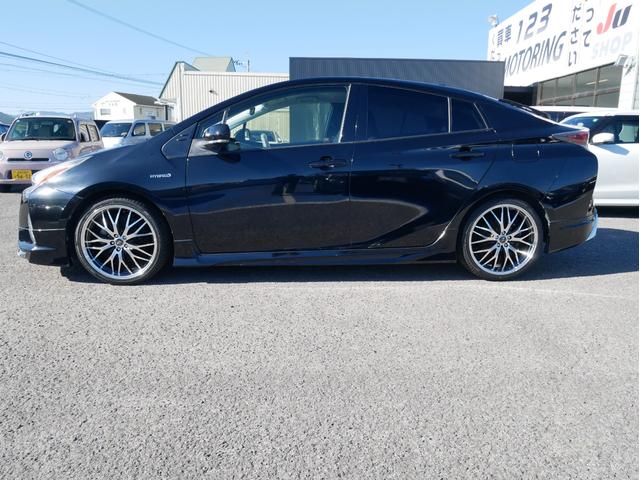 プリウス Ｓツーリングセレクション　モデリスタＩＣＯＮＩＣＳＴＹＬＥフルエアロ　１９インチアルミ＆新品タイヤ　純正９インチナビ・ＴＶ・Ｂｌｕｅｔｏｏｔｈ・バックカメラ　トヨタセーフティセンス　オートクルーズ　ピラーパネル新品（23枚目）