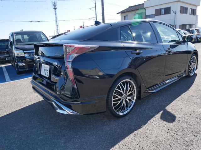 プリウス Ｓツーリングセレクション　モデリスタＩＣＯＮＩＣＳＴＹＬＥフルエアロ　１９インチアルミ＆新品タイヤ　純正９インチナビ・ＴＶ・Ｂｌｕｅｔｏｏｔｈ・バックカメラ　トヨタセーフティセンス　オートクルーズ　ピラーパネル新品（27枚目）