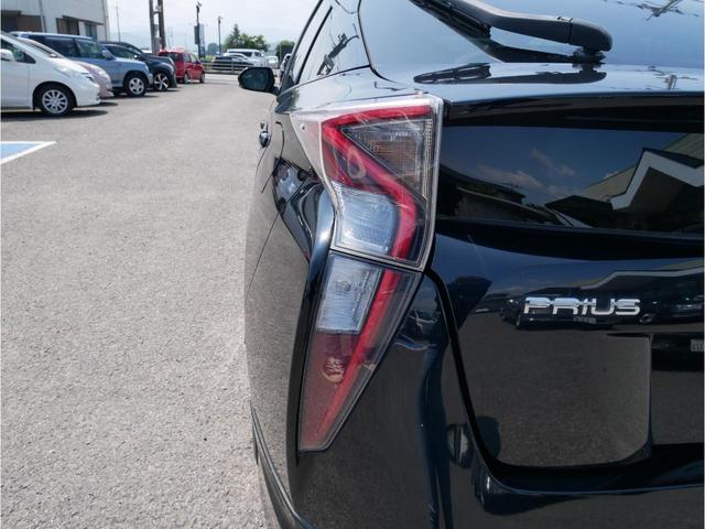 プリウス Ｓツーリングセレクション　モデリスタＩＣＯＮＩＣＳＴＹＬＥフルエアロ　１９インチアルミ＆新品タイヤ　純正９インチナビ・ＴＶ・Ｂｌｕｅｔｏｏｔｈ・バックカメラ　トヨタセーフティセンス　オートクルーズ　ピラーパネル新品（33枚目）