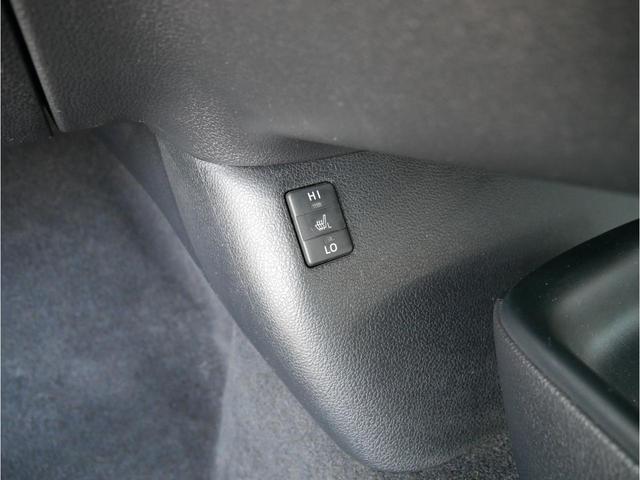 プリウス Ｓツーリングセレクション　モデリスタＩＣＯＮＩＣＳＴＹＬＥフルエアロ　１９インチアルミ＆新品タイヤ　純正９インチナビ・ＴＶ・Ｂｌｕｅｔｏｏｔｈ・バックカメラ　トヨタセーフティセンス　オートクルーズ　ピラーパネル新品（39枚目）